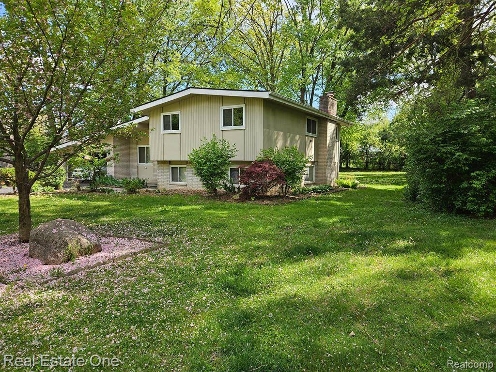 Farmington Hills, MI 48334,29423 WELLINGTON Street