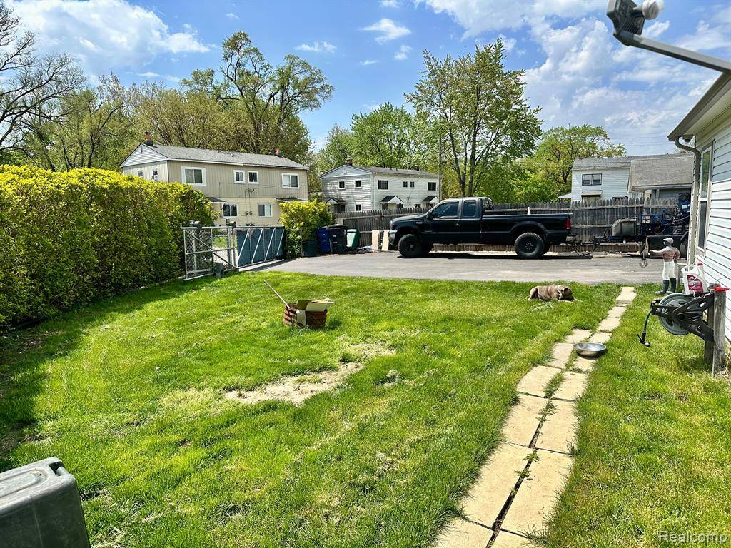 Westland, MI 48186,32222 HILLSDALE