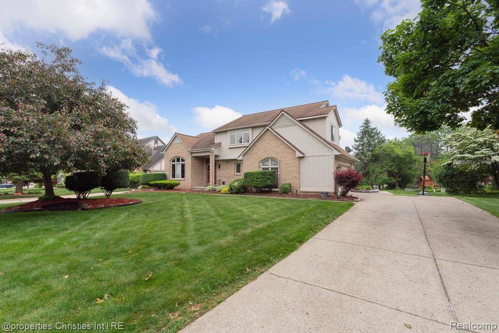 Farmington Hills, MI 48335,36837 ASHOVER Drive