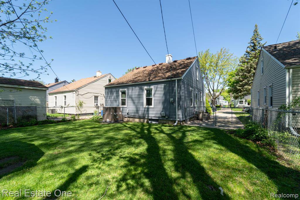 Royal Oak, MI 48067,2324 GUTHRIE Avenue