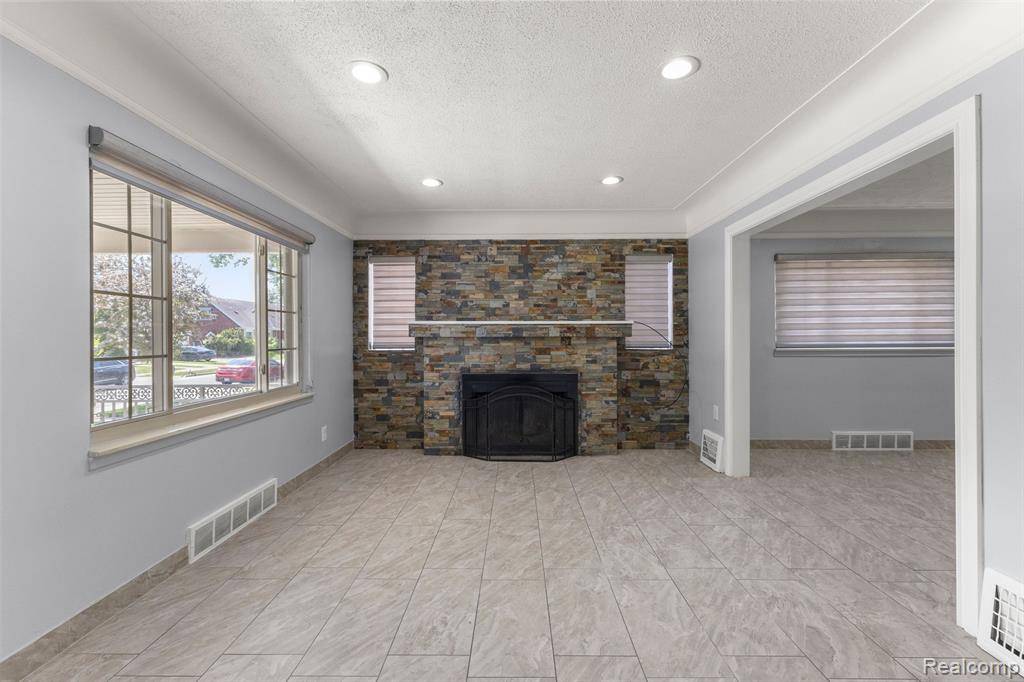 Dearborn, MI 48126,10436 BERTRAM Street