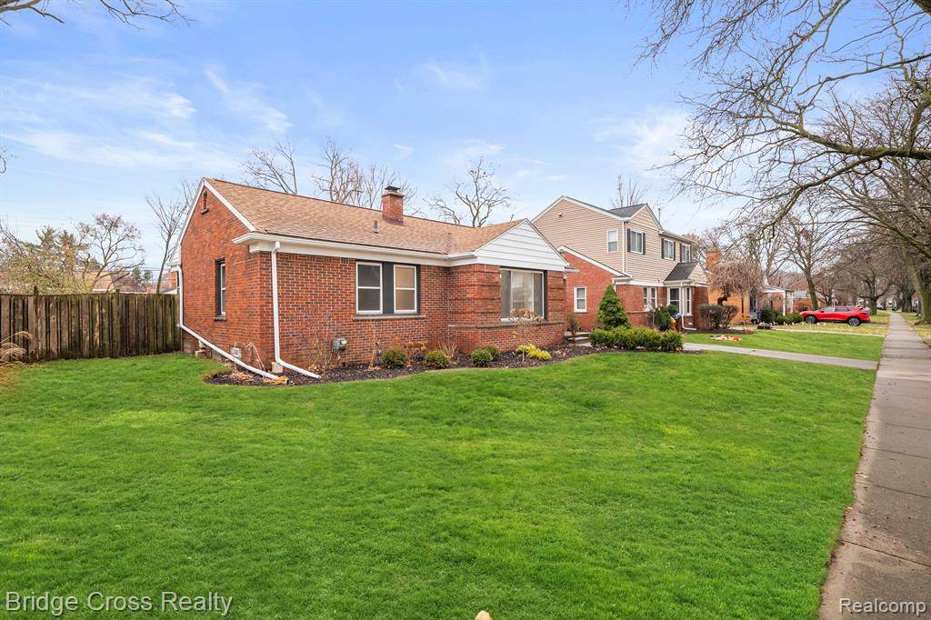 Royal Oak, MI 48073,3030 BAMLET Road