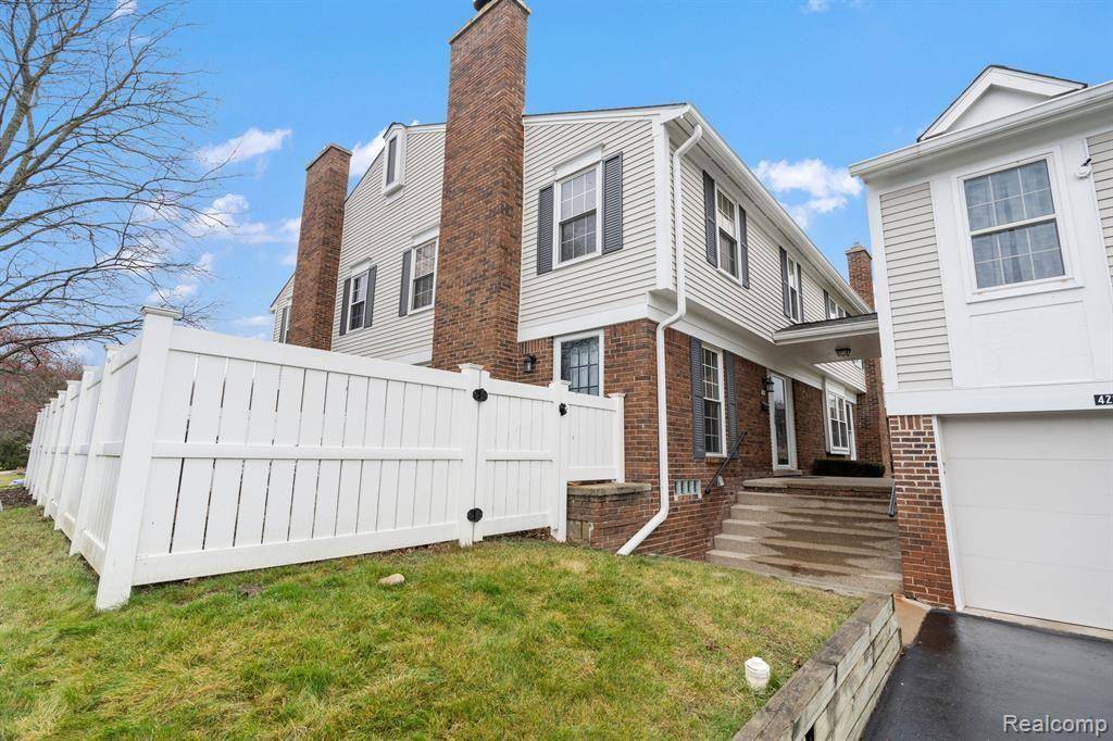 Novi, MI 48167,41778 BROQUET Drive