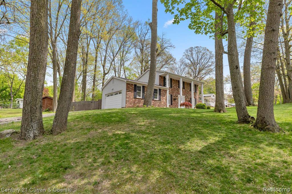 Waterford Twp, MI 48329,4400 HIGHFIELD Road