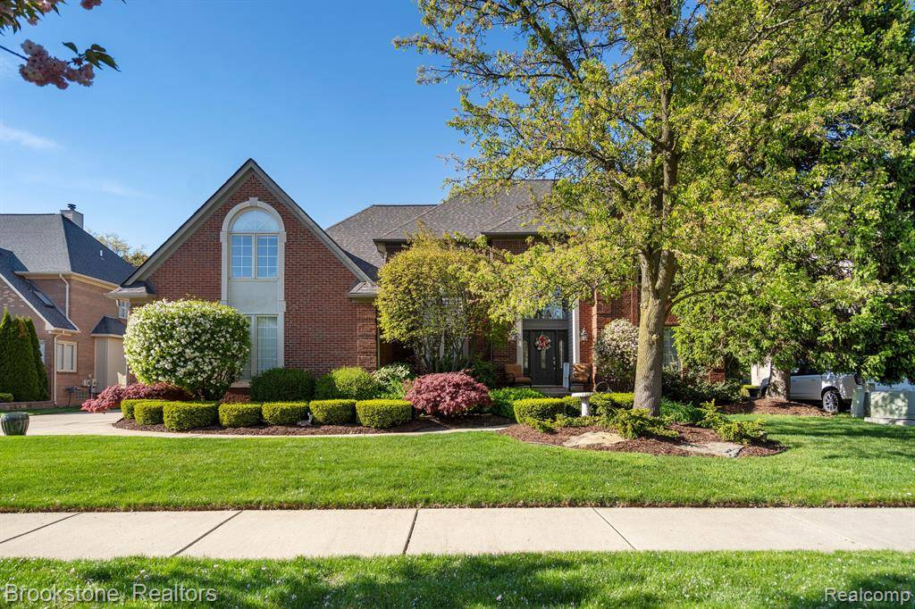 Shelby Twp, MI 48315,13307 TOWERING OAKS Drive