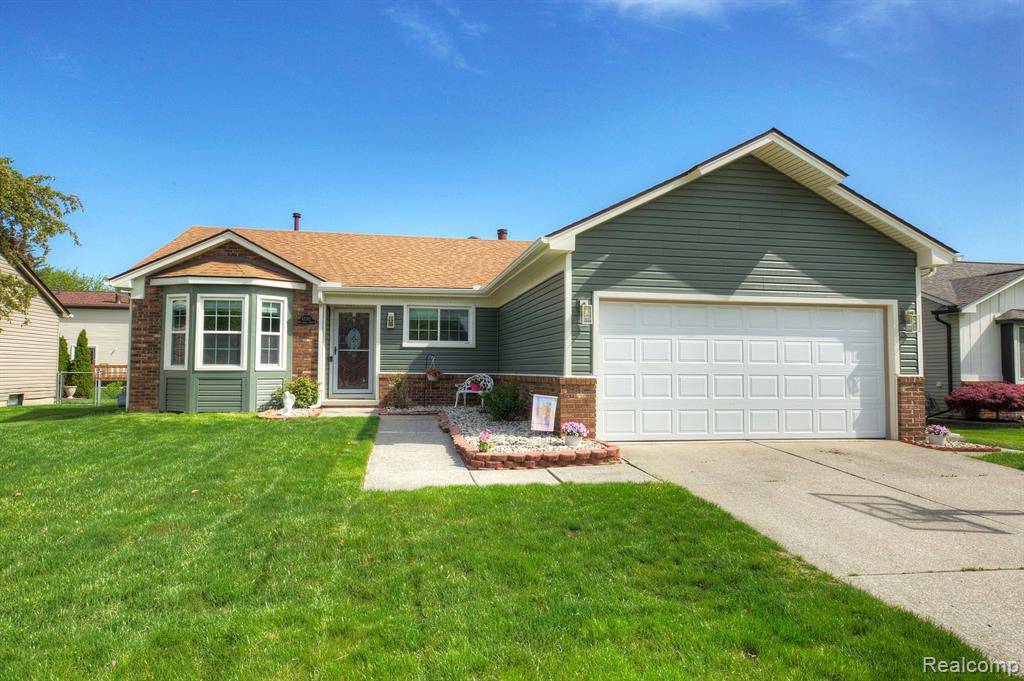 Canton Twp, MI 48188,42582 WOODBRIDGE Drive