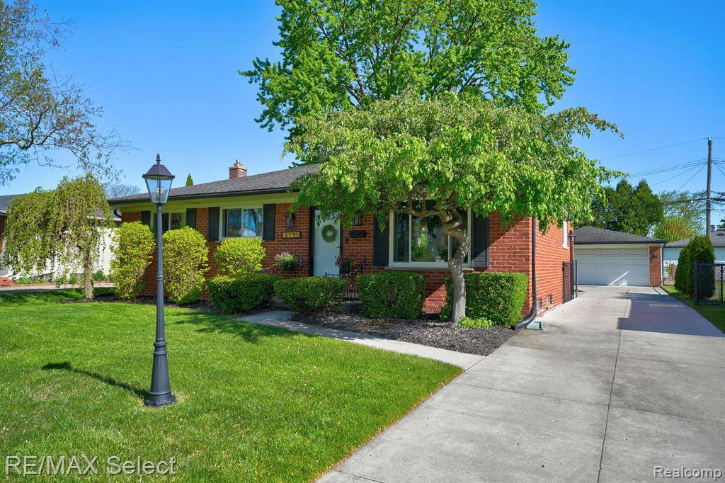 Troy, MI 48083,2751 CHESTERFIELD Drive