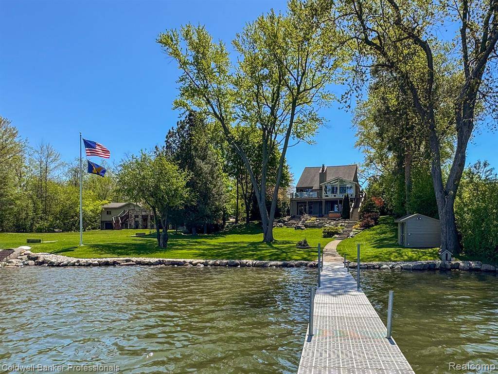 Waterford Twp, MI 48328,2660 SILVERDOWN Court