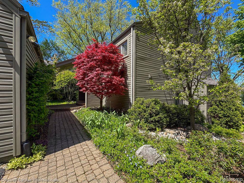 Waterford Twp, MI 48328,2660 SILVERDOWN Court