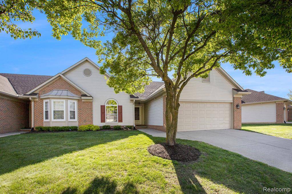 Commerce Twp, MI 48390,413 MULBERRY Drive
