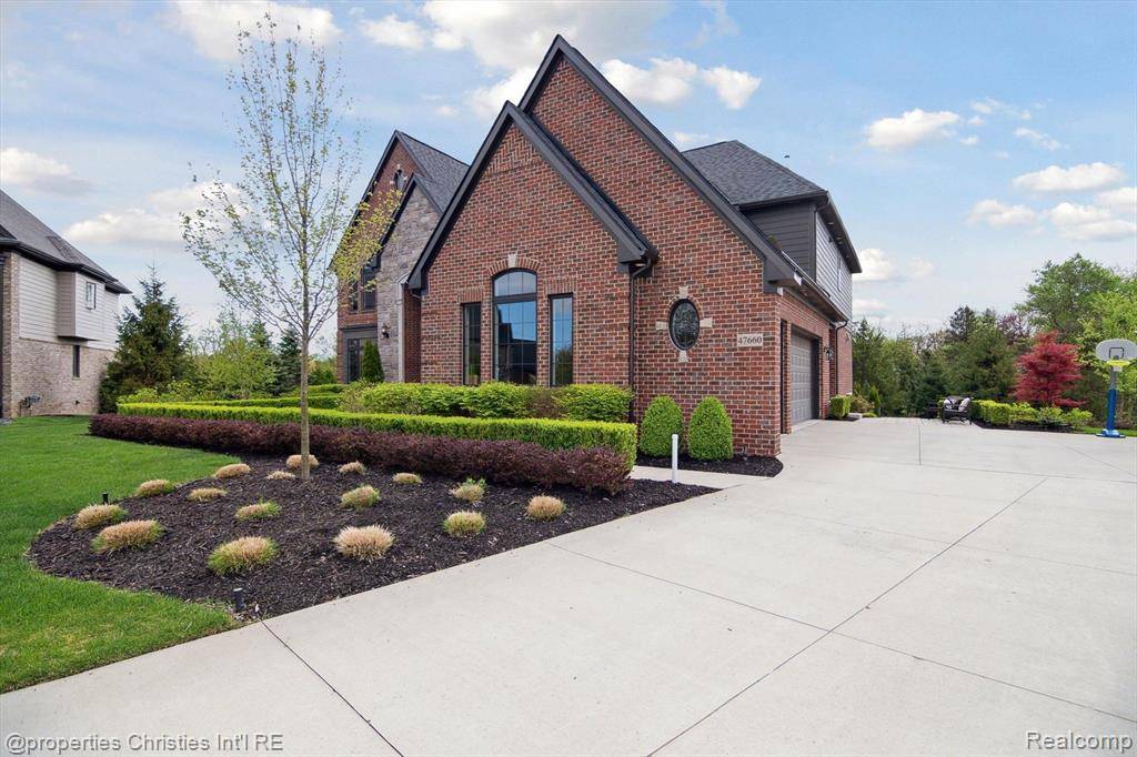Novi, MI 48167,47660 WALES