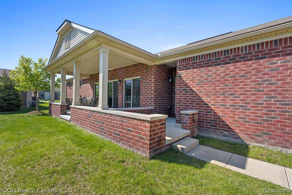 Macomb Twp, MI 48042,49234 JACOB Court