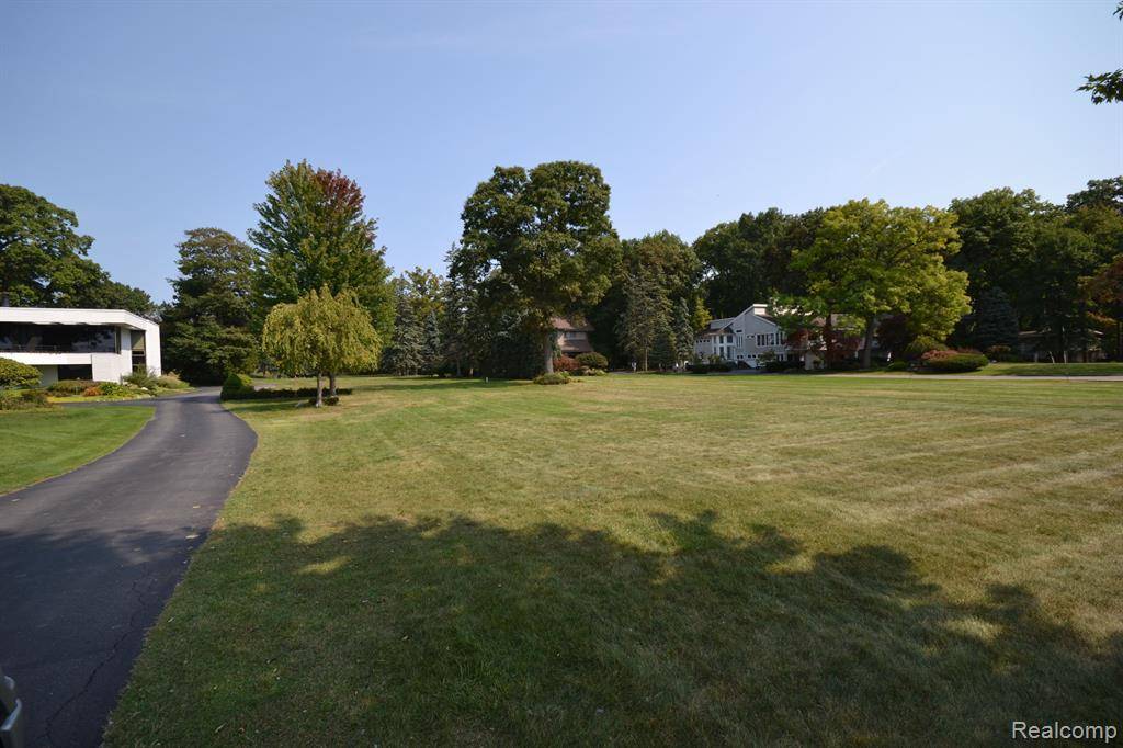 Orchard Lake Village, MI 48324,3751 Indian Trail