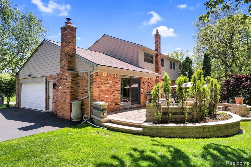 Farmington Hills, MI 48331,29065 Oak Point Drive