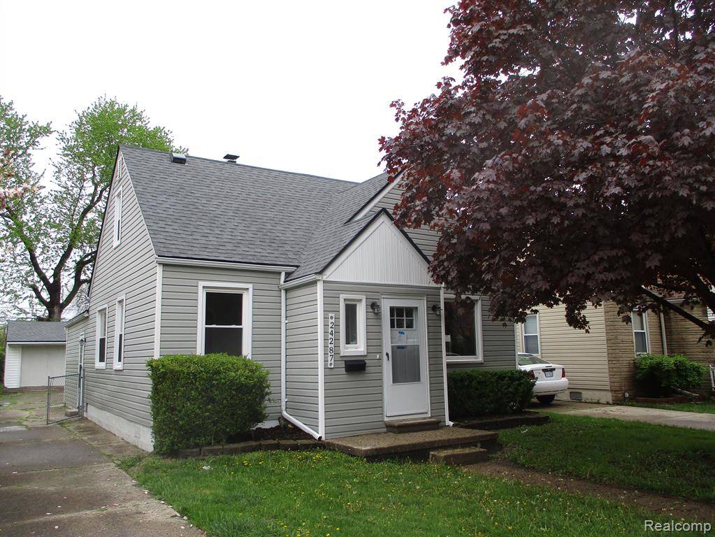 Eastpointe, MI 48021,24287 FERN Avenue