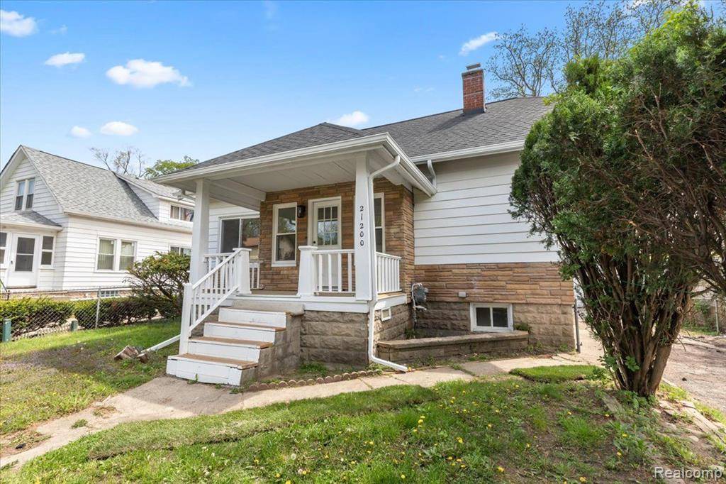 Farmington Hills, MI 48336,21200 COLLINGHAM Avenue
