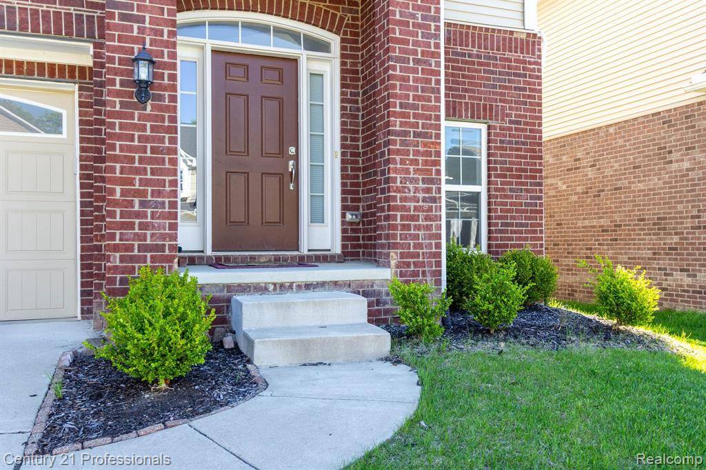 Novi, MI 48377,28340 HANOVER Drive