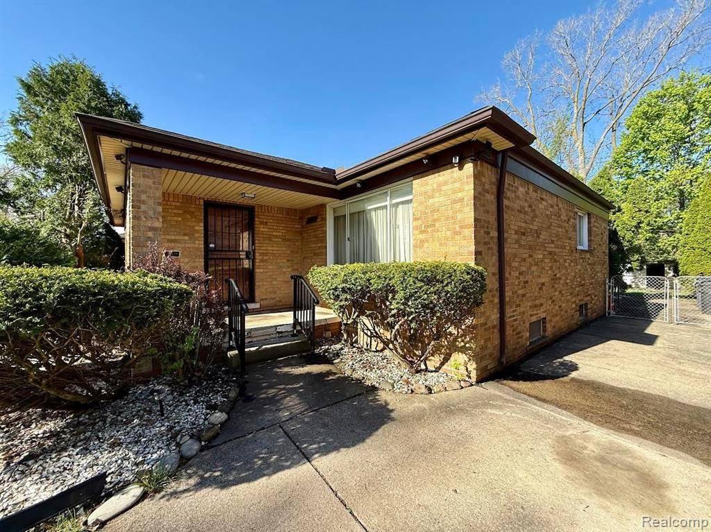 Oak Park, MI 48237,21911 KENOSHA Street