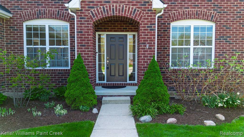 Oakland Twp, MI 48363,894 Wynstone Circle N