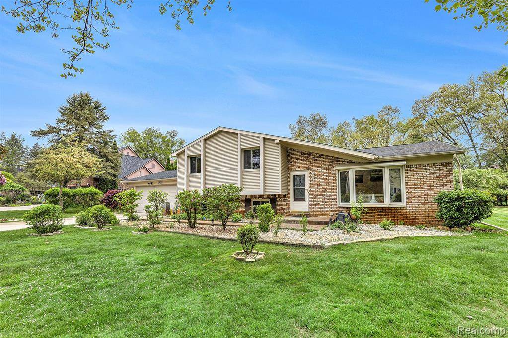 West Bloomfield Twp, MI 48324,2900 Warner Drive