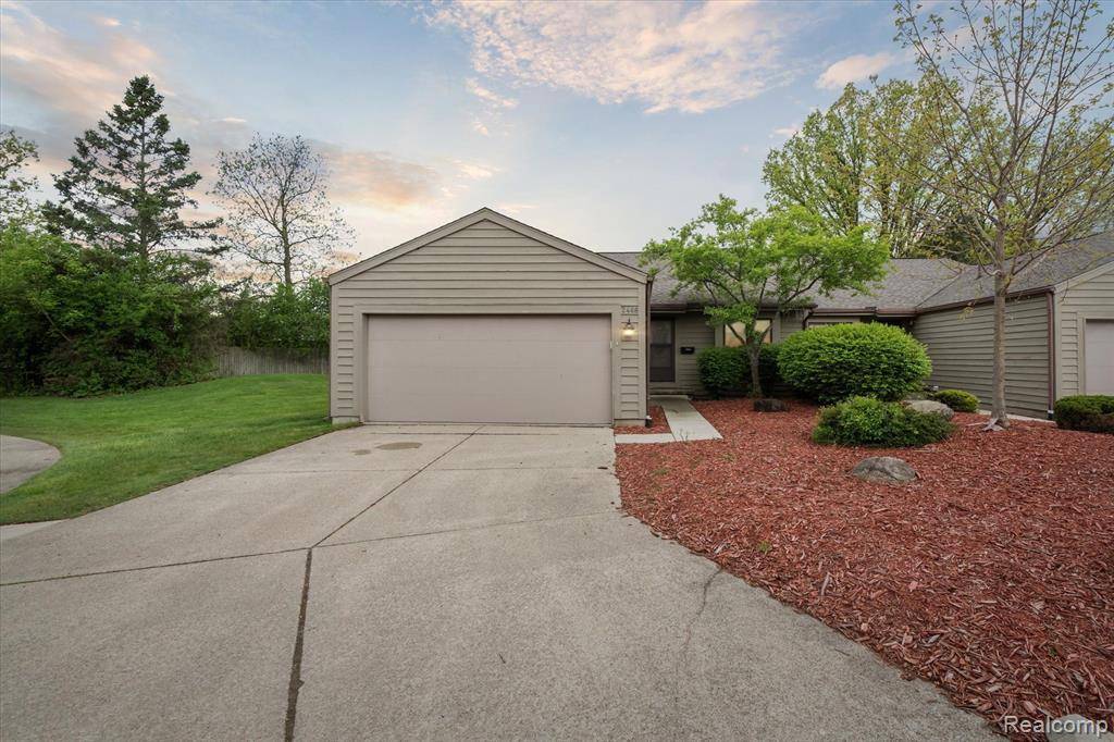 Flint Twp, MI 48532,2468 VALLEY OAKS Circle