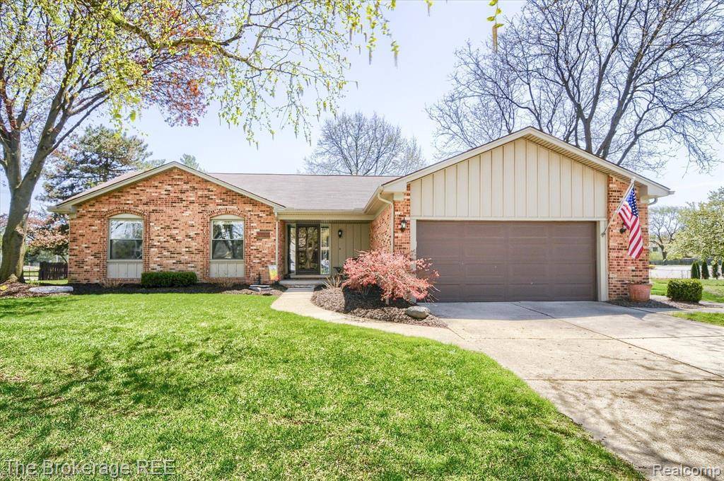 Livonia, MI 48154,37551 SUNNYDALE Street