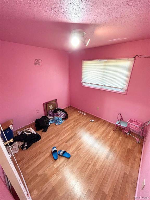 Flint, MI 48504,1622 BARBARA Drive