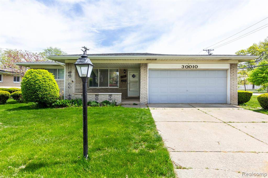 Warren, MI 48092,30010 WOODHOUSE Drive