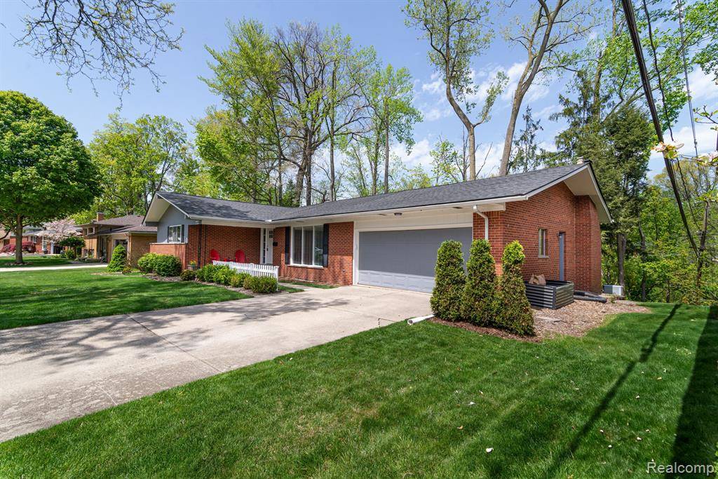 Livonia, MI 48154,16229 SOUTHAMPTON Street