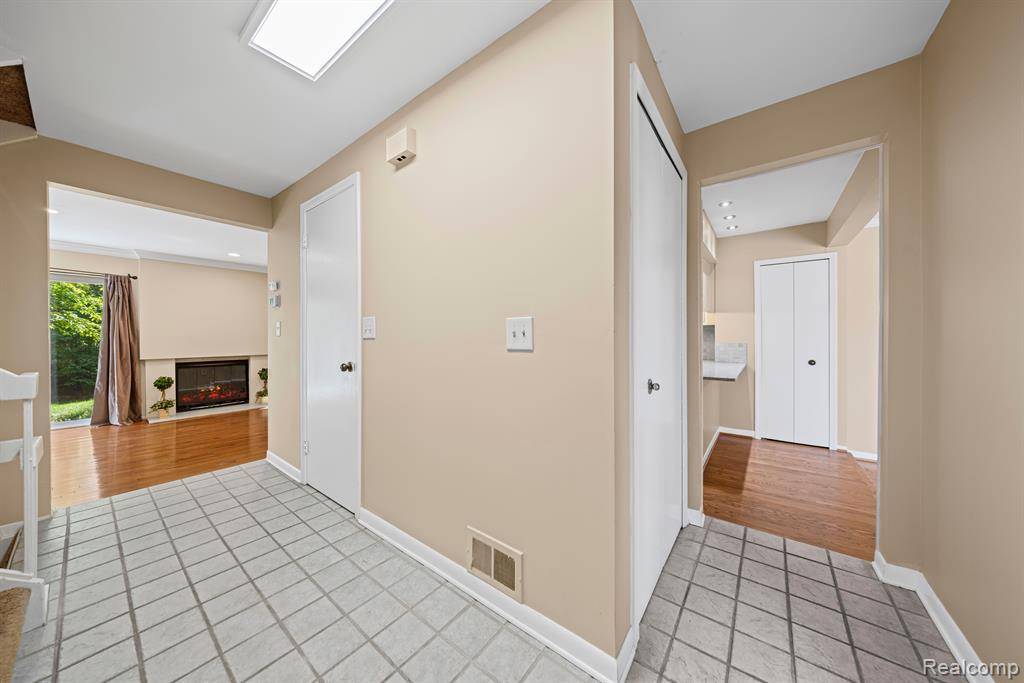 West Bloomfield Twp, MI 48322,5206 RICHARD RUN WEST