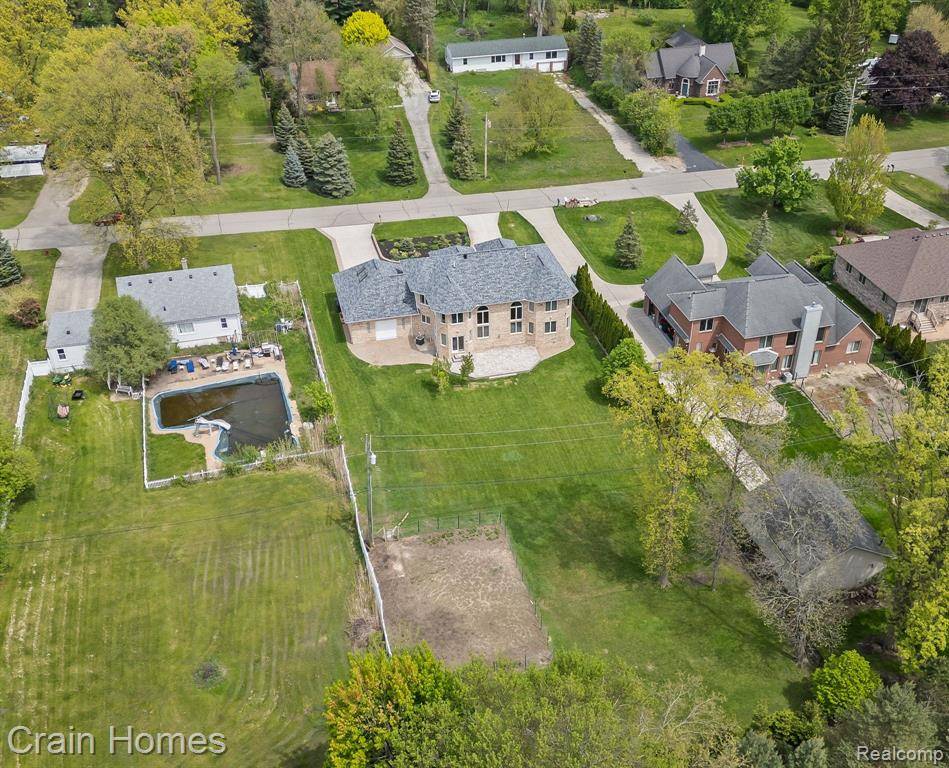 Troy, MI 48085,1334 LARAYNE Drive