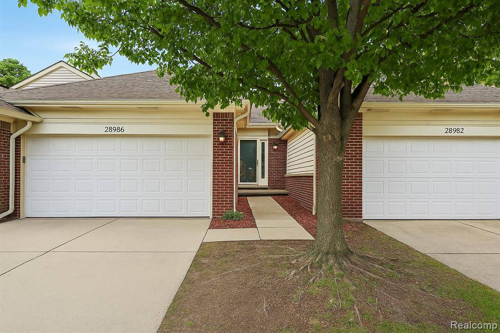 Southfield, MI 48034,28986 CHRISTOPHER Lane