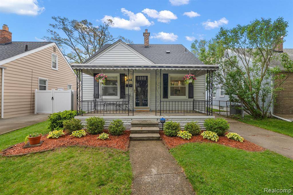 Royal Oak, MI 48067,904 N DORCHESTER Avenue