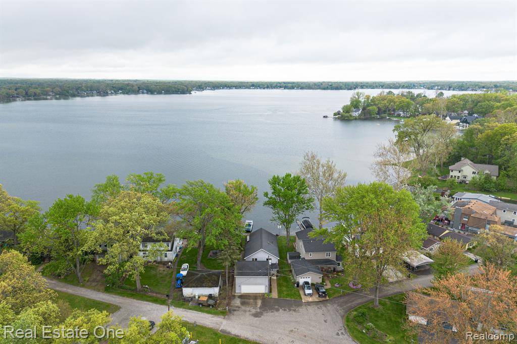 Green Oak Twp, MI 48189,10194 Elmcrest Road