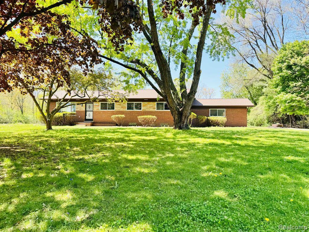 Southfield, MI 48076,28625 RANCHWOOD Drive