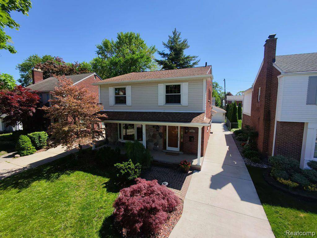 Dearborn, MI 48128,210 ROBINDALE Avenue