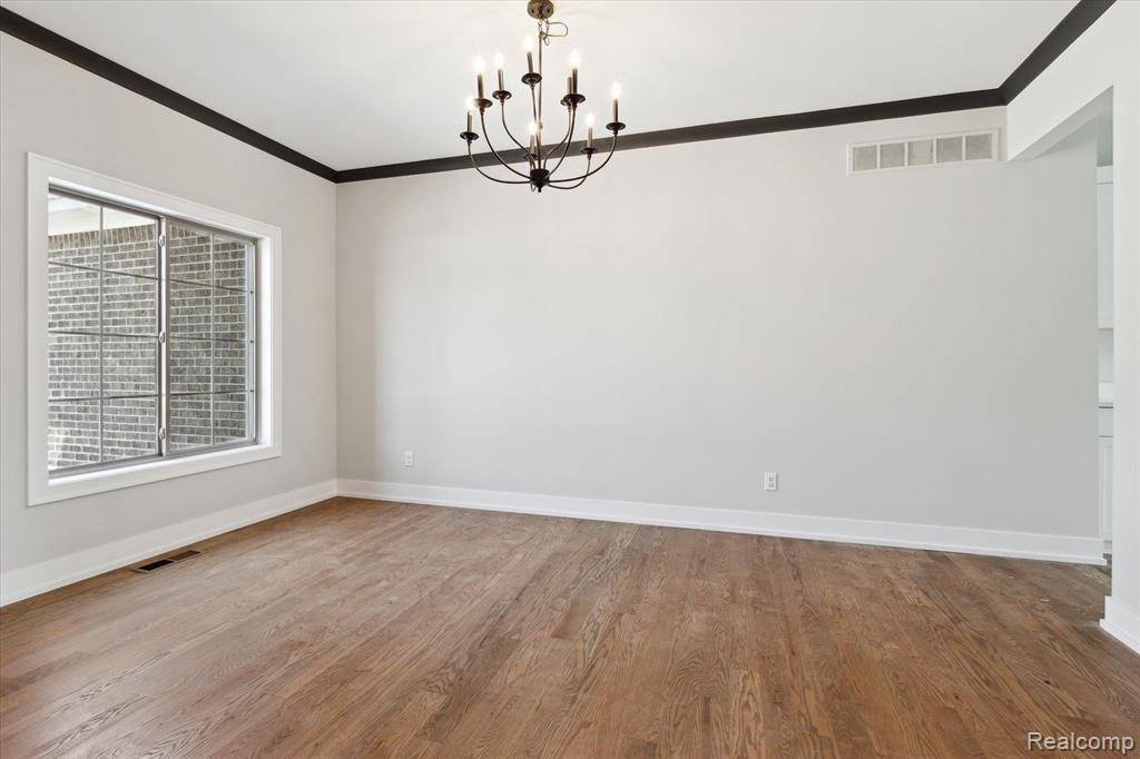 Macomb Twp, MI 48042,19266 THOMPSON Drive