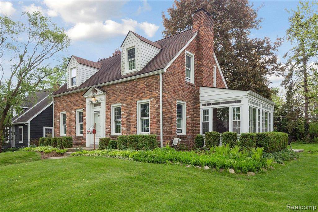Beverly Hills Vlg, MI 48025,18411 DEVONSHIRE Street