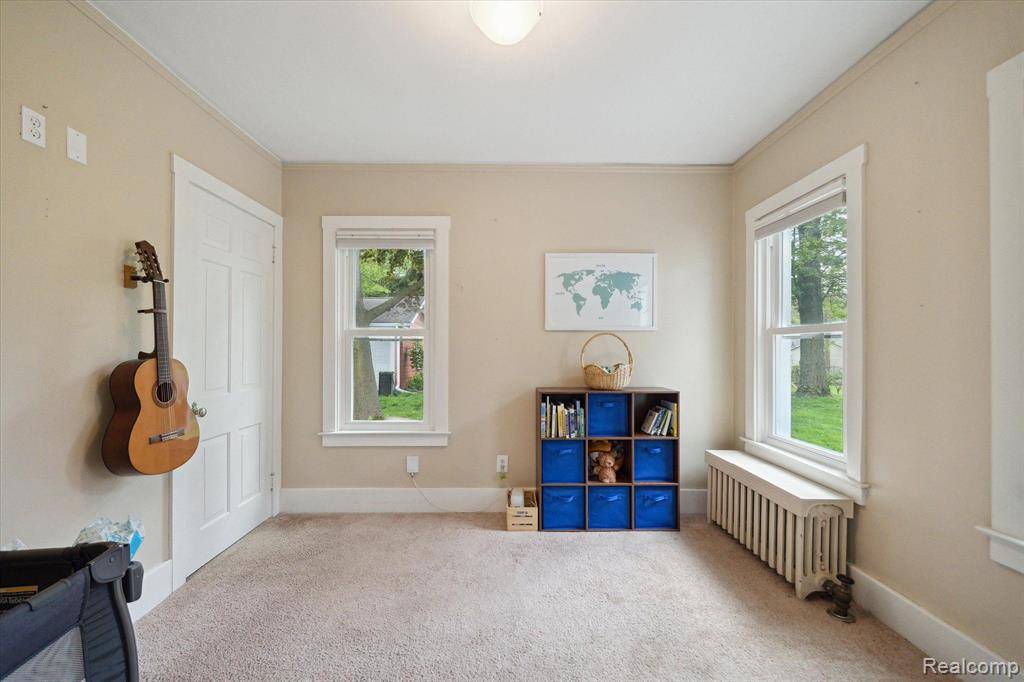 Beverly Hills Vlg, MI 48025,18411 DEVONSHIRE Street