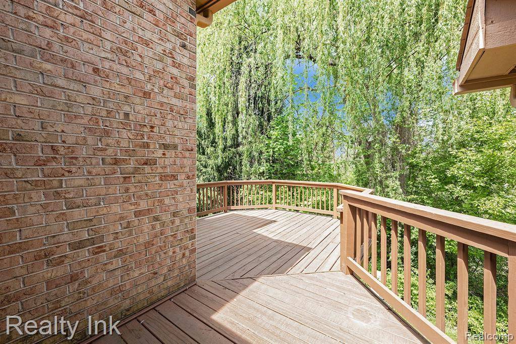Farmington Hills, MI 48335,35300 BLUE SPRUCE Drive