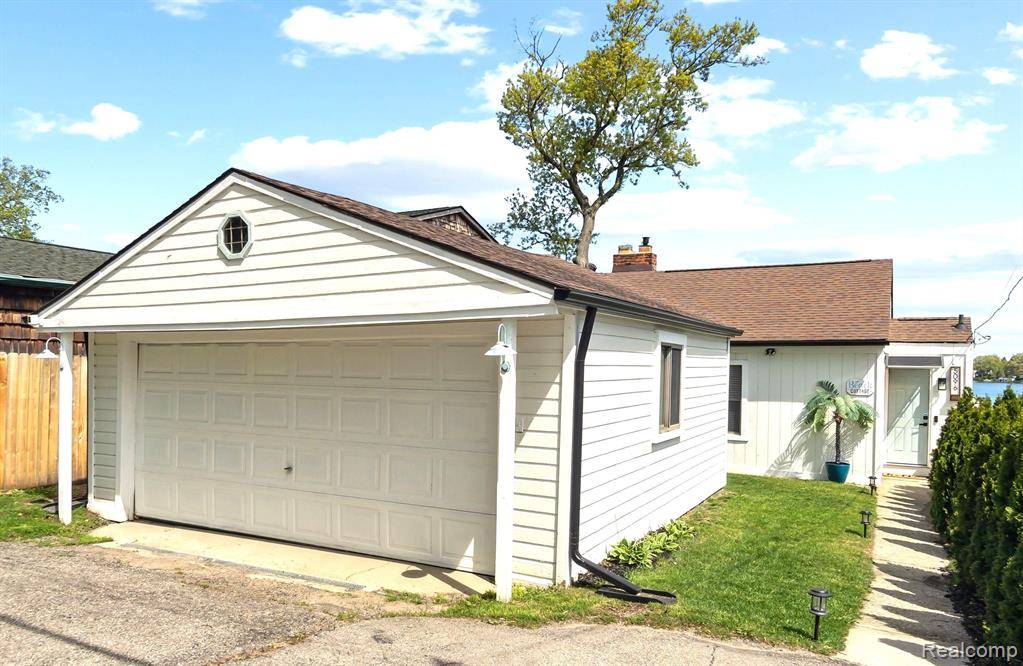 Waterford Twp, MI 48327,5096 DURNHAM Drive