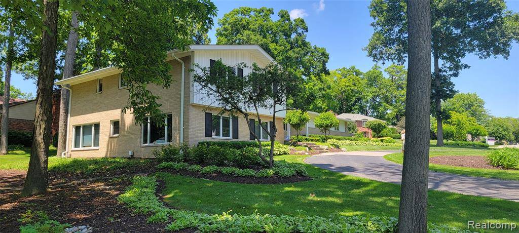 Bloomfield Twp, MI 48302,4678 BRIGHTMORE Road