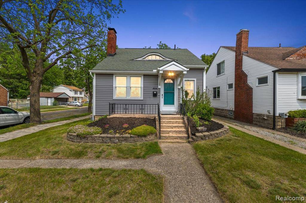 Ferndale, MI 48220,854 PINECREST Drive
