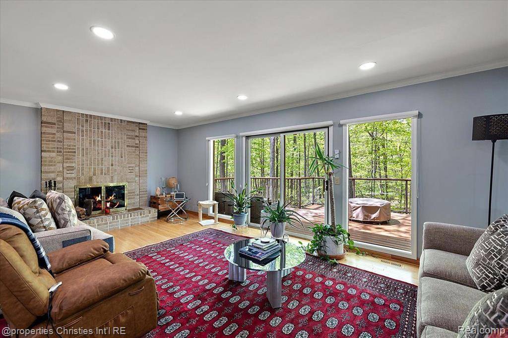 Farmington Hills, MI 48336,27690  Acorn Park Court Court