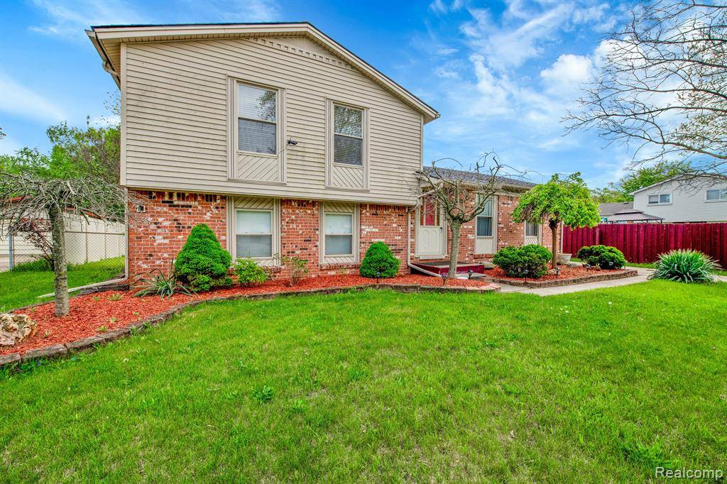 Brownstown Twp, MI 48193,22823 DONCASTER Avenue
