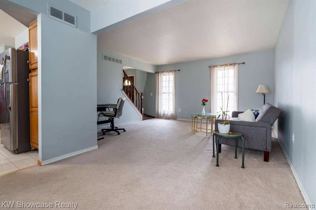 Farmington Hills, MI 48335,33849 LONGWOOD Drive