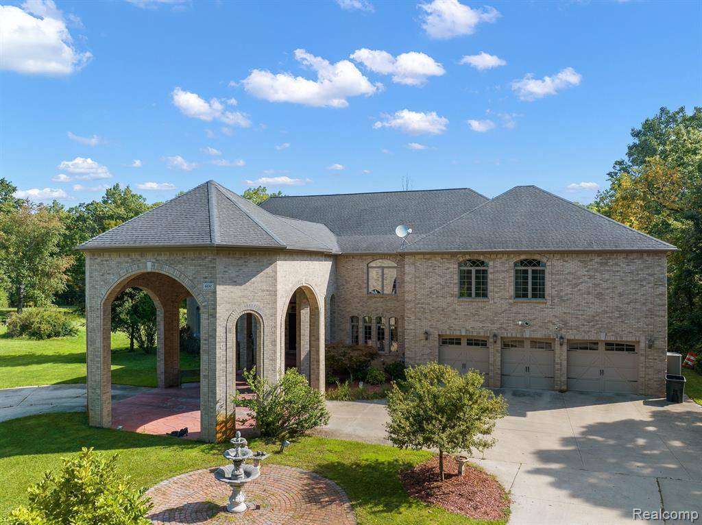 West Bloomfield Twp, MI 48322,6691 GLENWAY Drive