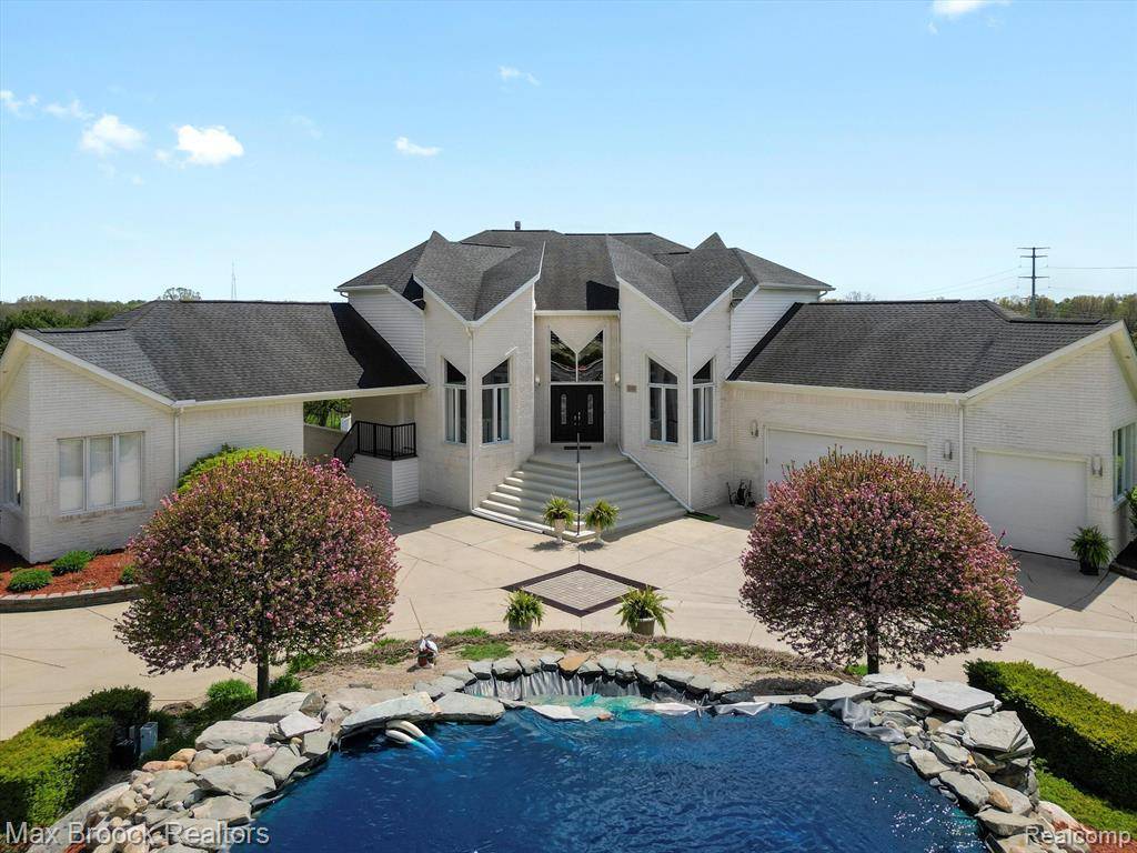 Addison Twp, MI 48367,906 YULE Road