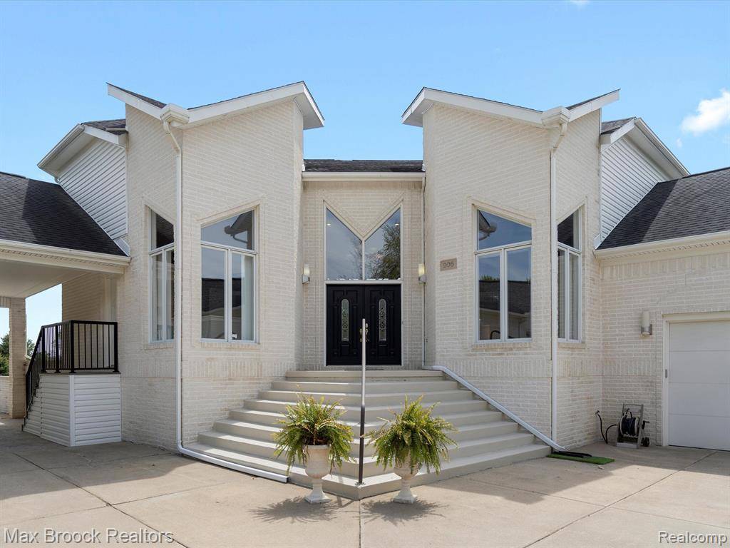 Addison Twp, MI 48367,906 YULE Road
