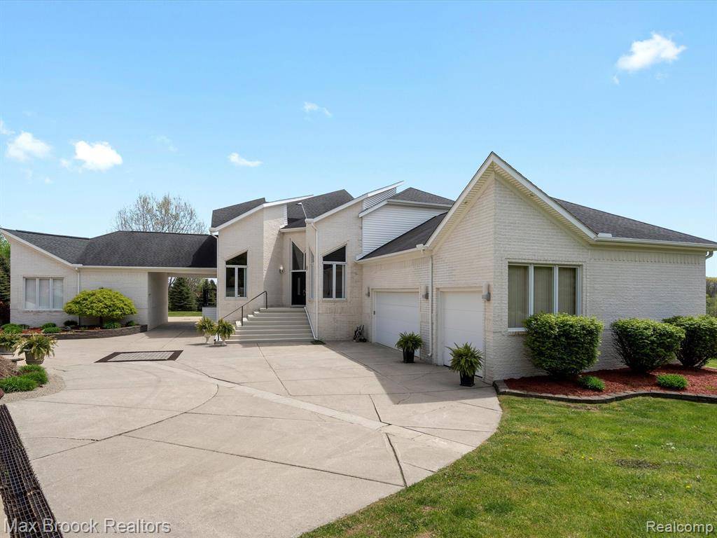 Addison Twp, MI 48367,906 YULE Road